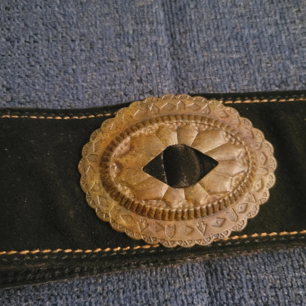 SOUTHWESTERN STYLE CONCHO LEATHER BELT  SZ 34" - Picture 14 of 16